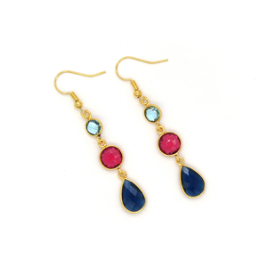 Boucles d'oreilles de mariage bohèmes à fleurs multi-pierres précieuses |   Topaze bleue, Iolite rose fuchsia |   Fait main, plaqué or 18 carats, laiton, pour femmes - Product Image 4