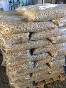 Briquettes de bois de biomasse Euro Pallet 15kg en promotion – Durables, 6mm, en pin, chêne, bois dur, poudre, bûches, motifs, bois de chauffage, 100% cendres de bois - Product Image 1