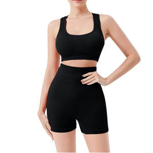 Sujetador con conjunto corto de alta calidad Sexy para mujeres adultos PARA GIMNASIO Y YOUGA Sujetador deportivo de alta calidad para primavera y verano CON CORTO - Product Image 1