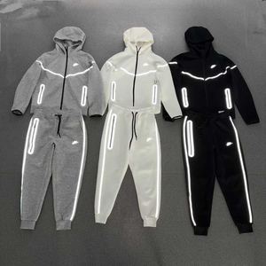 Survêtement technique réfléchissant 2025, nouvelle arrivée, survêtement pour homme, logo personnalisé, survêtement technique en molleton zippé uni, survêtement de jogging pour homme, sweat-shirt - Product Image 4