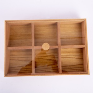 Plateau à collation hexagonal en bois de hêtre - Plateau de service géométrique en bois massif naturel - Product Image 3