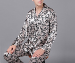 Ropa de dormir de satén de seda para hombre de verano de alta calidad personalizada OEM trajes de impresión digital con cordón pantalones de salón pijama suave para hombre - Product Image 5