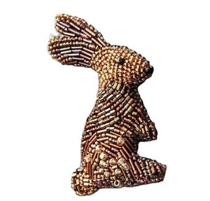 Broches de Encaje Bordados con Hilo Metálico y Cuentas, Diseño de Conejito Dorado, Alta Calidad, Nuevo Diseño, Moda, Precio Bajo al por Mayor - Product Image 1