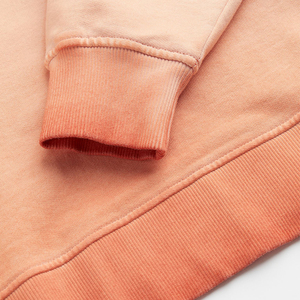 Sudadera con hombros descubiertos hecha en Pakistán, con estampado a color, cómoda, holgada, para mujer. - Product Image 6