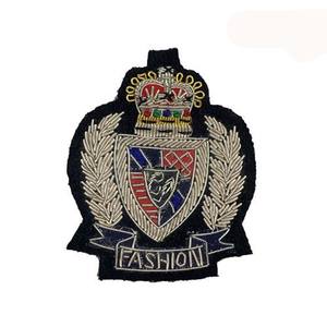 Écusson de club de mode en broderie Zari de 3 pouces, argent, broderie à la main, badges en fil de bullion - Product Image 1