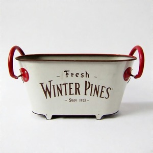 Maceta de exterior con abalorio de copo de nieve en metal galvanizado diseñada para sostener plantas de invierno para decoración navideña de porche y jardín - Product Image 1