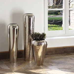 Vase contemporain en métal martelé argenté Accent décoratif moderne Idéal pour les hôtels, les salles de banquet et le style intérieur - Product Image 3