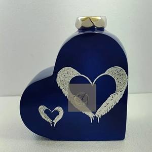 Urne funéraire en aluminium gravée à la main pour les cendres d'un adulte, fabricant OEM - Product Image 3