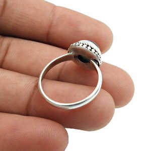 Anillo con bisel de labradorita auténtica de forma redonda, plata de ley 925 maciza, joyería bohemia para mujer a precio de mayorista. - Product Image 4