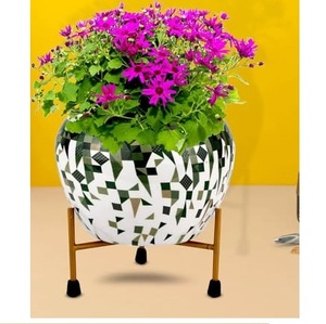 Jardinière de sol en métal à finition verte, design royal, pour décoration intérieure de salon, fournisseur indien - Product Image 5