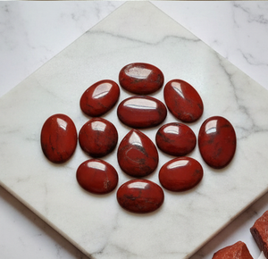 Lote de Piedras Preciosas Sueltas de Jaspe Rojo Natural Hechas a Mano con Piedras Pulidas de Alta Calidad para Diseño de Joyería - Product Image 4