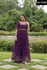 Style indien et pakistanais Premium Designer Readmade Faux Blooming Gowns avec broderie Zari Sequins Work Ethnic Wear Gowns - Product Image 4