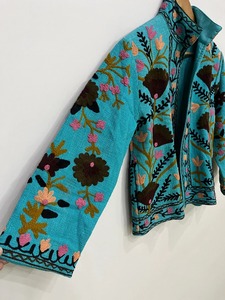 Veste en broderie Suzani faite à la main de couleur turquoise, veste d'hiver, veste courte Suzani, manteau brodé Suzani - Product Image 3