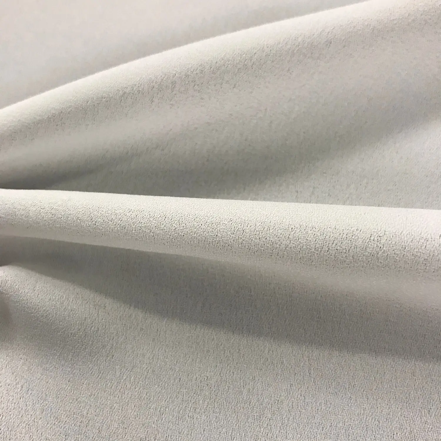 Tissu crêpe Dobby Georgette 100% polyester antidérapant à bas prix pour vêtements pour femmes