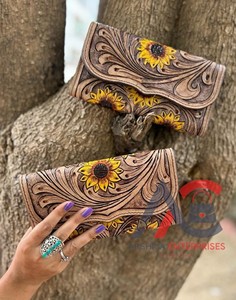 Nouveau Style occidental couleur usiné en relief tournesol imprimé pochette en cuir femmes concepteur vente chaude en cuir usiné embrayages à la mode - Product Image 1