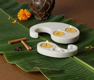 Portavelas clásico de mármol para velas de té, perfecto para decoración festiva, añadiendo encanto tradicional durante las temporadas festivas con la familia. - Product Image 2