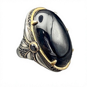 Anillo de Plata de Ley 925 Estilo Vintage para Hombre, con Bisel de Ónix Negro Hecho a Mano, Microincrustaciones, Anillo Clásico y Elegante, Regalo para Él - Product Image 1