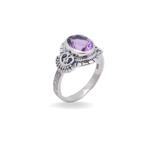 Anillo de Compromiso de Plata de Ley 925 Hecho a Mano para Mujer, con Amatista Ovalada de 7x9 mm, Estilo Bohemia, con Engaste de Bisel, para Boda o Fiesta - Product Image 1