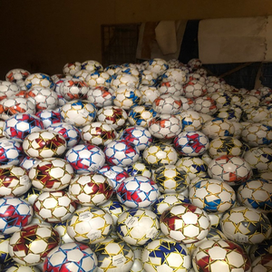 BALLON DE FOOTBALL D'ENTRAÎNEMENT TAILLE 5 PU/PVC COUTURÉ À LA MAIN DESIGN ET LOGO PERSONNALISÉS BALLON DE FOOTBALL PAKISTAN - Product Image 5