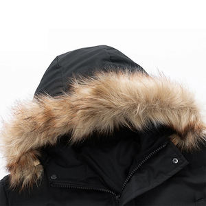 Veste matelassée longue imperméable pour homme de qualité supérieure, couleur noire, manches longues, fermeture éclair sur le devant, poche, design en fourrure - Product Image 3