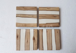 Ensemble de sous-verres époxy en résine d'acacia carré classique au design antique Vaisselle de cuisine écologique et personnalisable pour la maison - Product Image 6