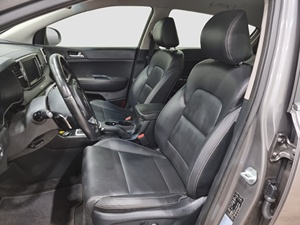 2017 pour Kia Sportage 4ème génération NOBLESSE SP qualité berline coréenne d'occasion avec sièges en cuir direction gauche coffre et marche - Product Image 3