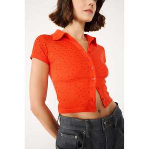 Camiseta con Cuello Polo y Adorno Completo de Piedras en la Parte Delantera - Product Image 2