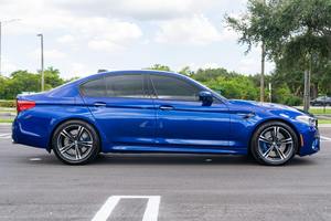 BMW M5 2018 usado premium, motor V8 biturbo de 600 hp, tracción en las cuatro ruedas (AWD) - Product Image 2