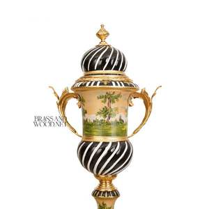 Vase décoratif peint à la main avec des détails plaqués or, pièce d'art en porcelaine de luxe, grande taille, pour la décoration intérieure classique - Product Image 3