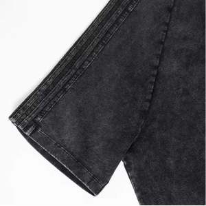 Ensemble de 2 pièces décontractées à l'acide pour hommes, t-shirt à manches courtes et short d'été imprimés avec logo personnalisé, vente en gros de tissu éponge - Product Image 3