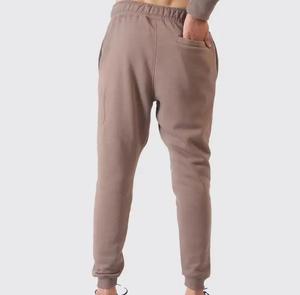 Trajes de chándal de invierno para hombre con logotipo personalizable, conjuntos elegantes transpirables ecológicos de talla grande hechos en fábrica con precios competitivos - Product Image 5