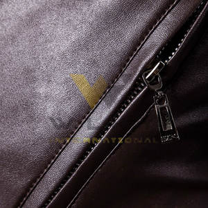 Chaqueta de Invierno de Cuero para Hombre, Moderna y a la Moda, con Interior Suave y Corte Elegante que Realza tu Estilo Seguro - Product Image 3