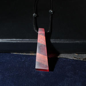 Colgante de resina epoxi de madera, collar Vintage Unisex - Product Image 5