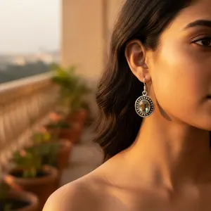 ต่างหูเงินแท้ 925 ชุบทอง ประดับพลอยสีเขียวอเมทิสต์ ดีไซน์วินเทจ สำหรับผู้หญิง ตกแต่งด้วยเพชรและเพทาย เหมาะสำหรับงานแต่งงานและงานปาร์ตี้ - Product Image 3