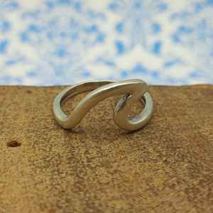 Anillo de bodas de plata de ley 925 hecho a mano con diseño ondulado atractivo de fábrica suministro directo al por mayor tienda en línea disponible - Product Image 4