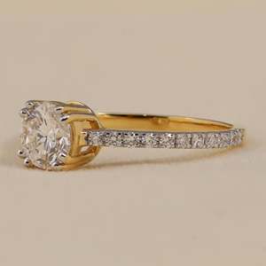 Anillo de Compromiso Solitario con Diamante Cultivado en Laboratorio, Corte Redondo, Plata de Ley, Opciones de Oro, Claridad VS1, Colección de Anillos de Diamantes Elegantes - Product Image 1
