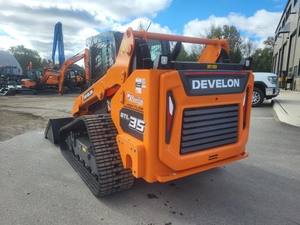 Chargeur compact sur chenilles DEVELON DTL35 2024 avec composants Huade, haute efficacité, godet de 45L, moteur, boîte de vitesses, pompe - Product Image 5