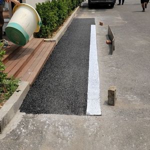 วัสดุยางมะตอยแผ่นเย็นสำหรับปรับให้เข้ากับความต้องการและเงื่อนไขในการซ่อมแซมที่หลากหลาย - Product Image 2