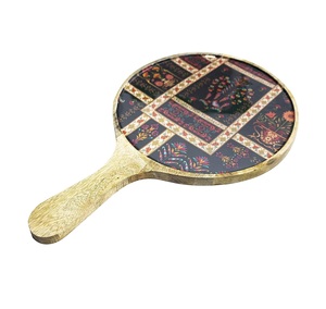 Tabla de Cortar Desechable TQC Modelo 7152, Base de Metal con Acabado en Resina Negra, Soporte para Pizza, Mango de Madera Plegable, Hecho a Mano, Precio Bajo - Product Image 1