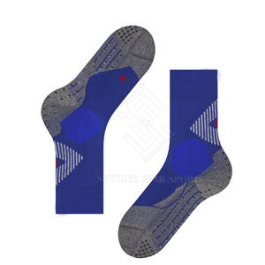 Chaussettes de sport fines d'hiver de couleur personnalisée, de haute qualité, écologiques, respirantes, avec logo sur le revers, hauteur genou, en laine/nylon, pour le football, en gros - Product Image 4