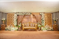 Demi-sari traditionnel thème doré, simple, moderne, professionnel, luxueux, durable, en fibre de verre, couleur et taille personnalisables, pour mariage en intérieur