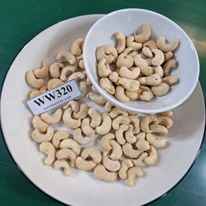 ถั่วเม็ดมะม่วงหิมพานต์แบบพรีเมี่ยม W320เคอร์เนล Kaju badam ISO, HACCP santigo W320เม็ดมะม่วงหิมพานต์ - Product Image 1