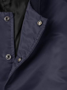 Blouson universitaire d'hiver personnalisé OEM pour homme, style baseball, avec fermeture boutonnée recouverte, col montant, haute qualité - Product Image 6