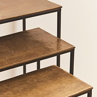 Aluminium- und Eisenkonsole Tisch einzigartiges Design handgefertigt mit Goldfinish für Wohnzimmer und Schlafzimmer