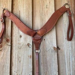 Produits d'équitation western anglais en provenance d'Inde, cuir de vache véritable pleine fleur, têtière et poitrail western pour le luxe des chevaux - Product Image 1