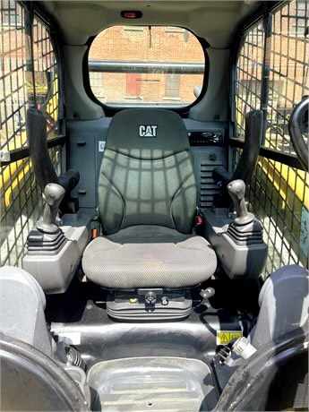 Affordable Price Caterpillar 242D3 Skid Steer Loader with Enclosed Cab Ready to Ship Worldwide