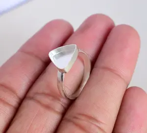 Collet en argent sterling 925 de forme triangulaire de 7 à 30 mm, sertissage vide, anneaux de sertissage, taille US-7, vente en gros de collets en métal argenté - Product Image 1