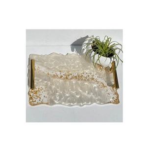 Plateau rectangulaire en résine avec poignée en métal, plateau en résine époxy de qualité supérieure pour cadeau de mariage à prix avantageux - Product Image 1
