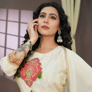 Nueva llegada étnico Georgette bordado indio y pakistaní Salwar Kameez fiesta Formal listo Kurtis conjunto con pantalón y Dupatta - Product Image 1