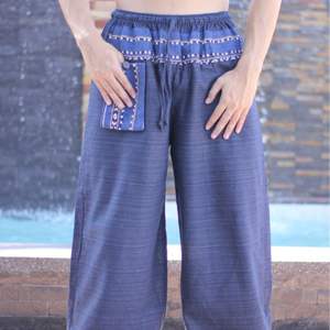 Pantalon décontracté en coton de style Hmong Pantalon tribal confortable fabriqué en Thaïlande pour la vente en gros à l'exportation pour les acheteurs mondiaux - Product Image 4